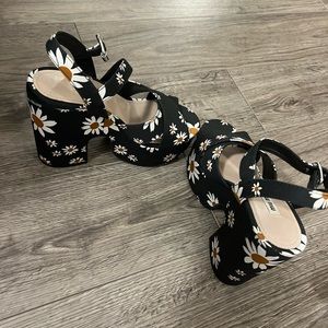 BINB Miu Miu size 37/7 Calzature Donna Floral Platform Sandals Heels Wedges
